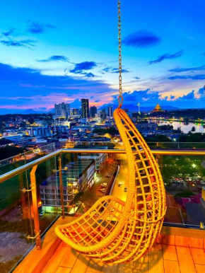 Riverine Kuching Luxury 4Pax with Balcony facing Waterfront View